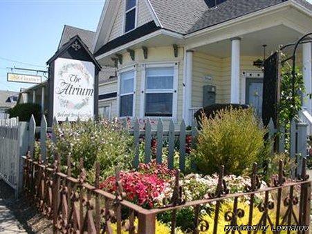 The Atrium Bed & Breakfast Fort Bragg Exterior photo